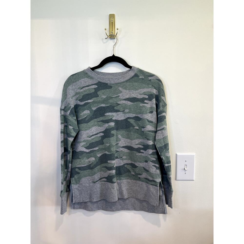 Time and Tru Camo Sweatshirt XS Green Gray Pullover Casual Lounge Top